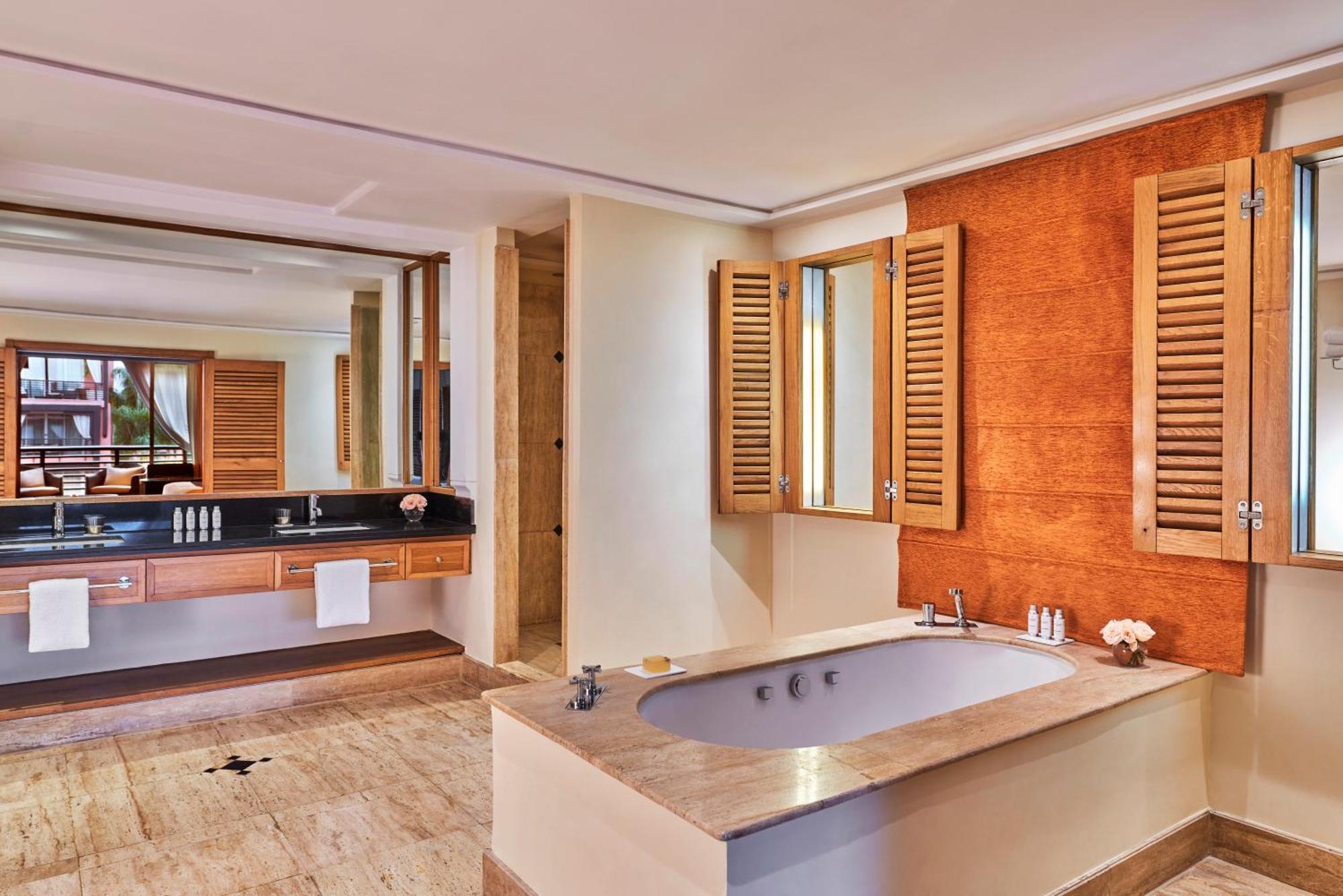 Suite,1606045030:JPEG